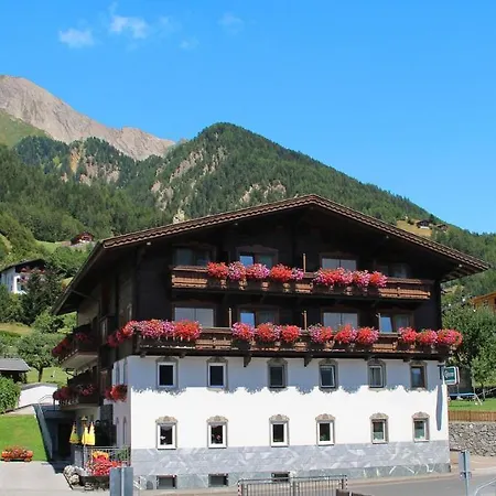 玫瑰宾馆膳食公寓 3*