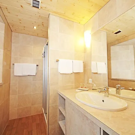 Konukevi Rose Virgen